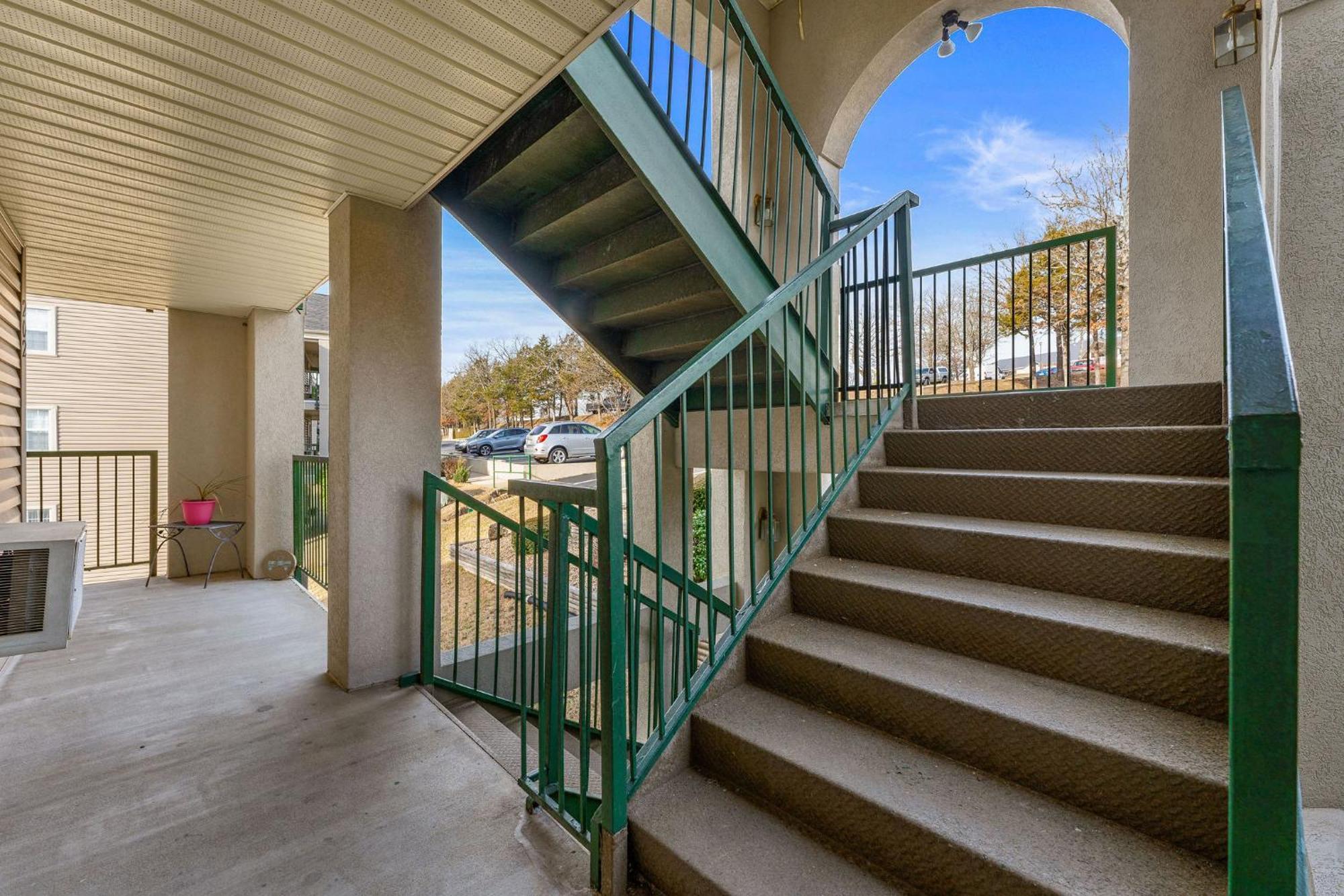 Cozy Top Floor 2Br Condo With View And Amenities!! Point Lookout Exteriör bild