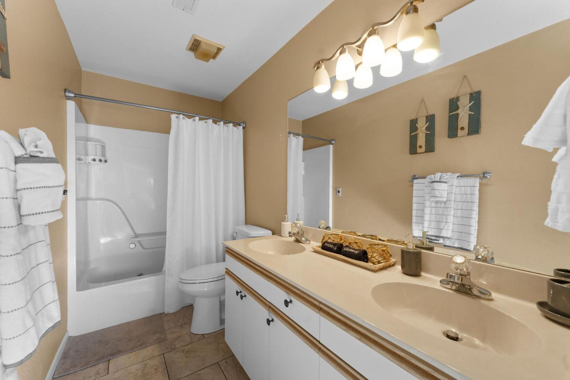 Cozy Top Floor 2Br Condo With View And Amenities!! Point Lookout Exteriör bild