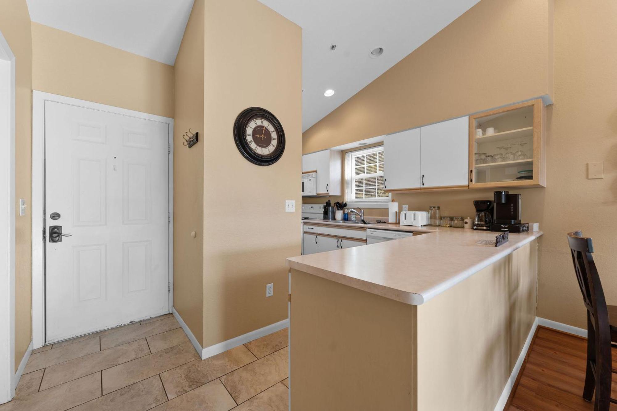 Cozy Top Floor 2Br Condo With View And Amenities!! Point Lookout Exteriör bild